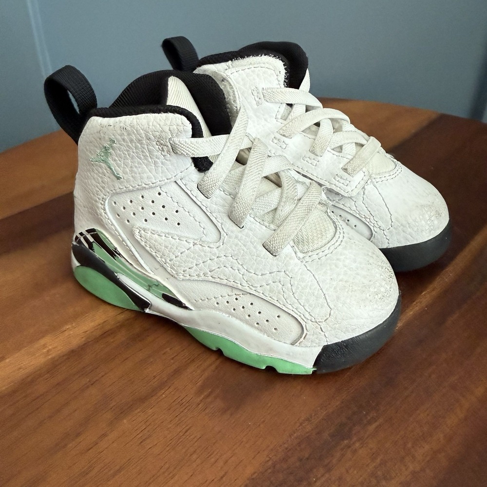 Jordan MVP TD Sneakers Toddler Size 5C White Green‎ Glow Black